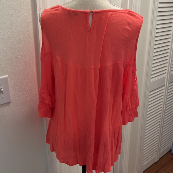 Democracy cold shoulder coral blouse - Picture 3 of 6